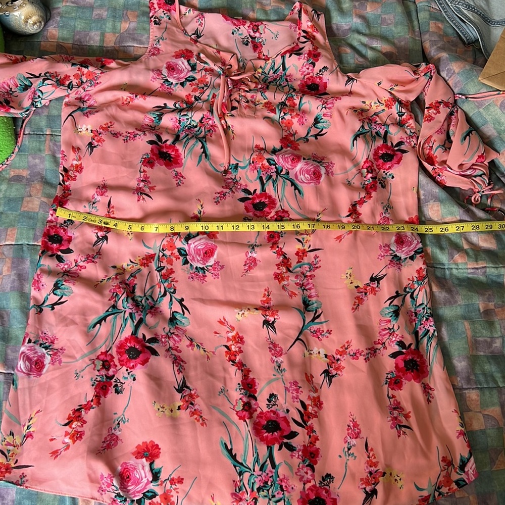 Pink floral cold shoulder tie dress - Picture 8 of 17